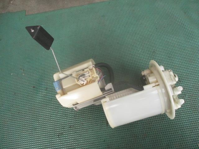 【中古】中古部品 プリウス ZVW30 ﾌｭｰｴﾙﾎﾟﾝﾌﾟ 【3310190100-000255000220600】