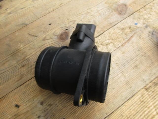 【中古】中古部品 VW ゴルフ 1JAZJ ｴｱﾌﾛﾒｰﾀｰ 【3310190100-001262906460400】