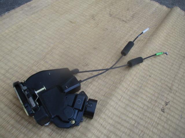 【中古】中古部品 クルーガー MCU20W 右ﾘｱﾄﾞｱﾛｯｸｿﾚﾉｲﾄﾞ 【3310190100-001529852664571】