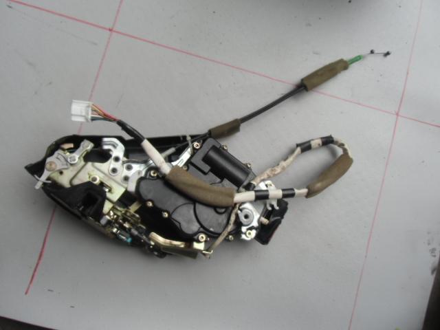 【中古】中古部品 セルシオ UCF31 左ﾘｱﾄﾞｱﾛｯｸｿﾚﾉｲﾄﾞ 【3310190100-000976619264581】