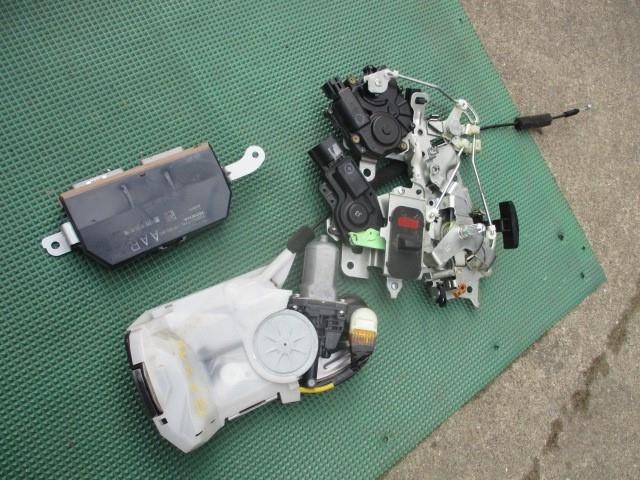 【中古】中古部品 Ｎ&minus;ＢＯＸ JF1 右ﾘｱﾄﾞｱﾛｯｸｿﾚﾉｲﾄﾞ 【3310190100-000233001364570】｜e-cleマート