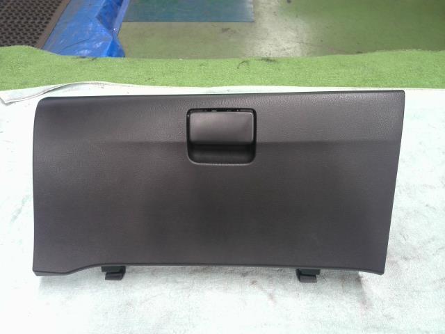 【中古】中古部品 フィット GP5 ｸﾞﾛｰﾌﾞBOX 【3310200100-000020496770210】