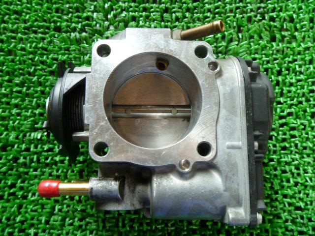 【中古】中古部品 VW ゴルフ 1JAPK スロットルボディ 【3310250100-000790284920300】