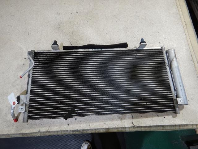 【中古】中古部品 インプレッサ GP2 ｺﾝﾃﾞﾝｻｰ 【3330810100-001617064660600】