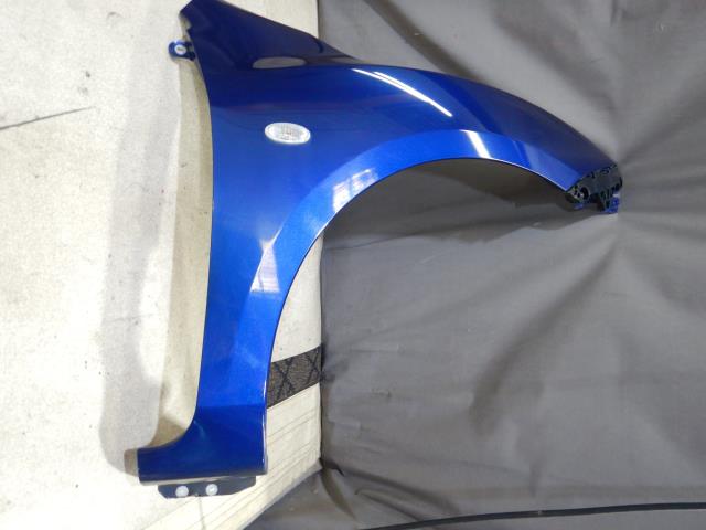【中古】中古部品 アクセラ BL5FP 右ﾌﾛﾝﾄﾌｪﾝﾀﾞｰ 【3330810100-001601235710600】