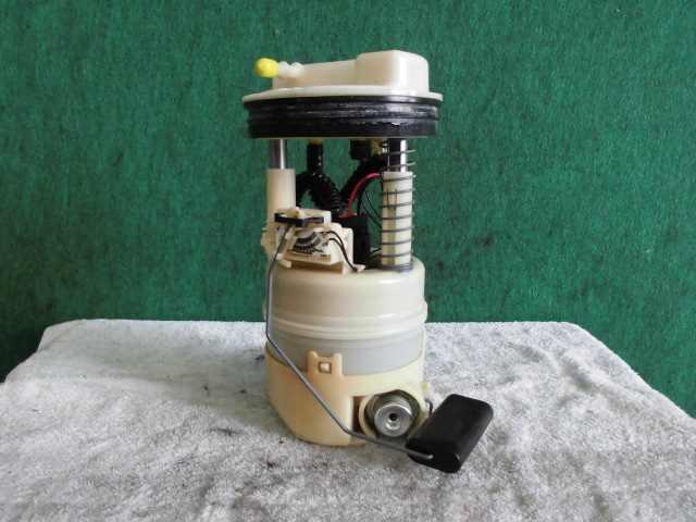 【中古】中古部品 キューブ YGZ11 ﾌｭｰｴﾙﾎﾟﾝﾌﾟ 【3310420000-000002206020600】 7,979円