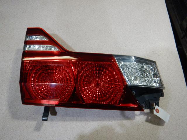 【中古】中古部品 アルファード ANH10W ﾘｱﾌｨﾆｯｼｬｰﾊﾟﾈﾙ 【3330810100-001660738515200】