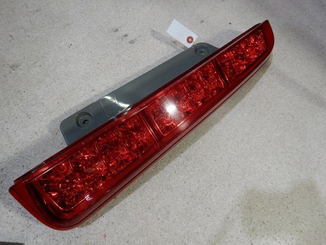 【中古】中古部品 アイシス ZGM15G 右ﾃｰﾙﾗﾝﾌﾟ 【3330810100-001685299615500】