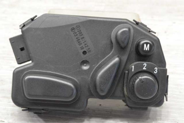 【中古】中古部品 ベンツ Cクラス 電動パワーシートスイッチ 【3310580000-231023000462100】|e-cleマート