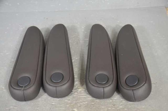 【中古】中古部品 エルグランド PE52 ｱｰﾑﾚｽﾄ 【3310580000-231007001370460】