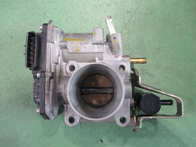 【中古】中古部品 フィット GE6 ｽﾛｯﾄﾙﾎﾞﾃﾞｨ 【3310590000-000006078520300】