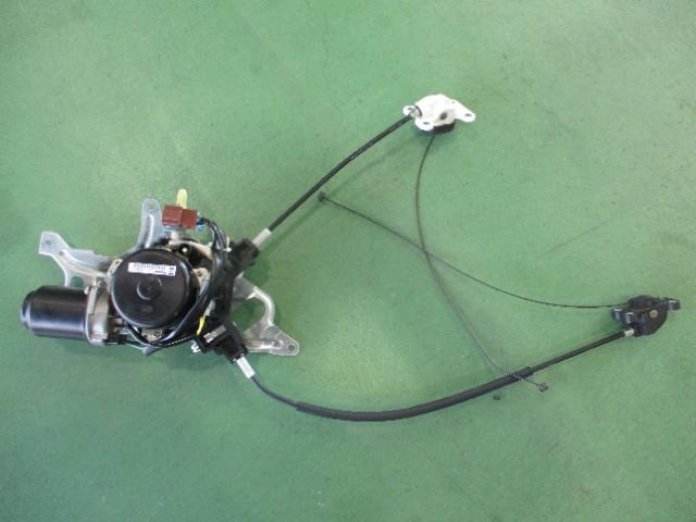 【中古】中古部品 ステップワゴン RG1 右ﾊﾟﾜｰｽﾗｲﾄﾞﾄﾞｱﾓｰﾀｰ 【3310590000-000005544264650】