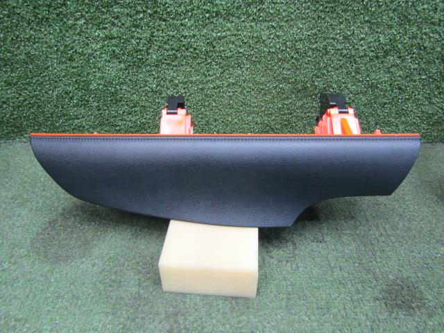 【中古】中古部品 シエンタ NHP170G ｸﾞﾛｰﾌﾞBOX 【3330200100-242498000070210】
