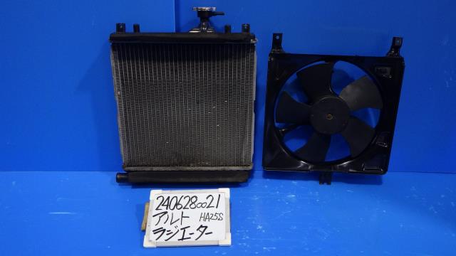 【中古】中古部品 アルト HA25S ラジエータ 【3330340100-240628002120400】