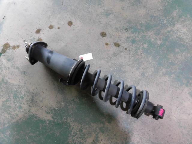 【中古】中古部品 マークＸ GRX120 右ﾘｱｽﾄﾗｯﾄ 【3330810100-001487992850310】