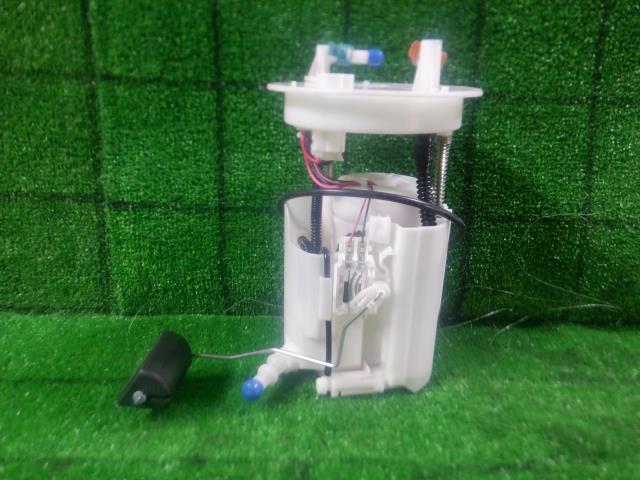 【中古】中古部品 フィット GR4 ﾌｭｰｴﾙﾎﾟﾝﾌﾟ 【3330420100-240521000320600】