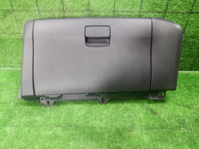 【中古】中古部品 ヴェゼル RU2 ｸﾞﾛｰﾌﾞBOX 【3330420100-230721000270210】
