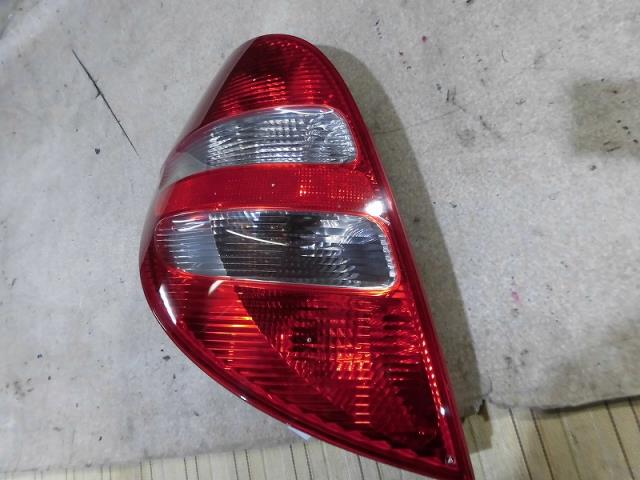 【中古】中古部品 ベンツ Aクラス 169032 左テールランプ 【3330810100-001575898815600】
