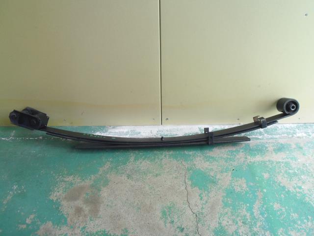 【中古】中古部品 キャリィ DA63T リアリーフスプリング 【3330440100-240416000151101】