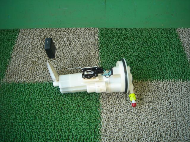 【中古】中古部品 ワゴンＲ MH34S ﾌｭｰｴﾙﾎﾟﾝﾌﾟ 【3330440100-001213206220600】