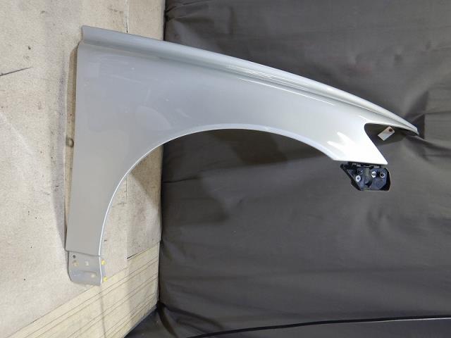 【中古】中古部品 ボルボ 50シリーズ MB5244 右ﾌﾛﾝﾄﾌｪﾝﾀﾞｰ 【3330810100-001607414710600】