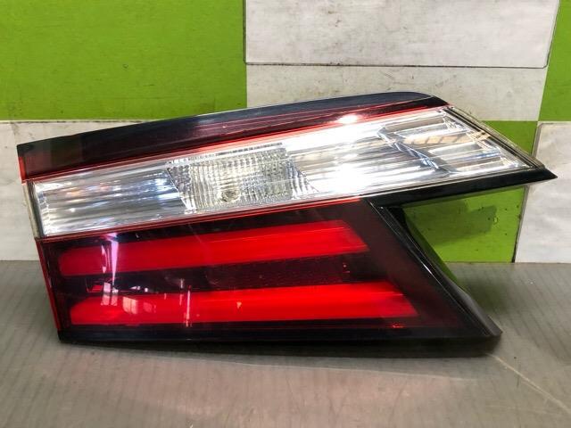 【中古】中古部品 オデッセイ RC1 左ﾌｨﾆｯｼｬｰﾊﾟﾈﾙ 【3330530100-000005324415220】
