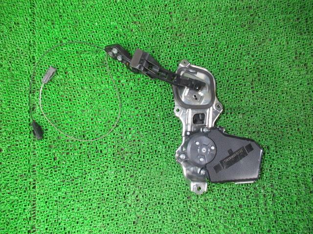【中古】中古部品 デリカＤ2 MB36S 右ﾊﾟﾜｰｽﾗｲﾄﾞﾄﾞｱﾓｰﾀｰ 【3330540100-241105000164650】