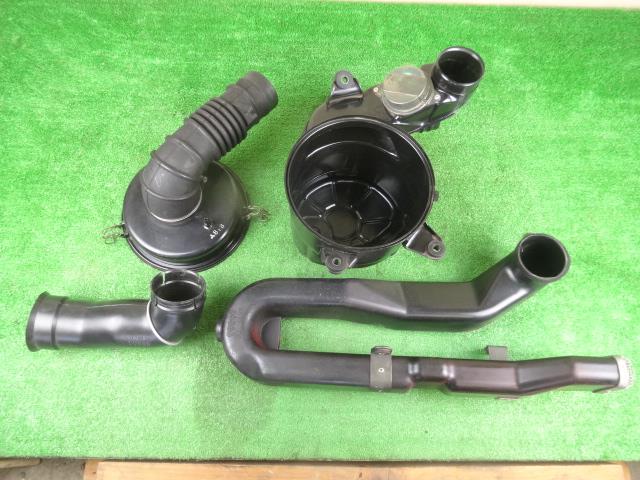【中古】中古部品 デリカ P13T ｴｱｸﾘｰﾅｰ 【3330640100-001513288129050】