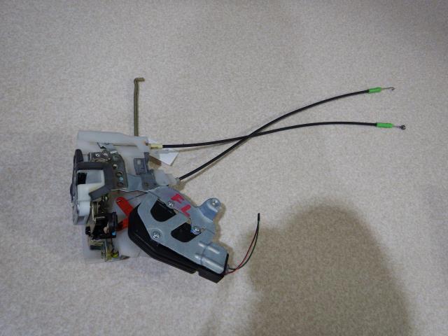 【中古】中古部品 モコ MG22S 左フロントドアロックソレノイド 【3330810100-230216000264560】