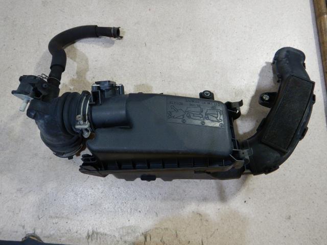 【中古】中古部品 ヴィッツ NSP130 ｴｱｸﾘｰﾅｰ 【3330810100-220507000129050】