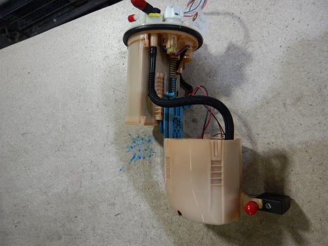 【中古】中古部品 エスティマ ACR50W ﾌｭｰｴﾙﾎﾟﾝﾌﾟ 【3330810100-220914000420600】