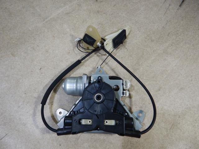 【中古】中古部品 エルグランド PE52 右ﾊﾟﾜｰｽﾗｲﾄﾞﾄﾞｱﾓｰﾀｰ 【3330810100-230823000464650】