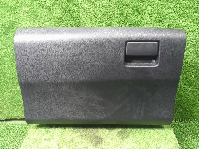 【中古】中古部品 ハリアー ZSU65W ｸﾞﾛｰﾌﾞBOX 【3330900100-000024078370210】 8,030円