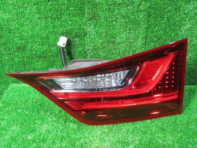 【中古】中古部品 レクサス GS GRL11 右ﾌｨﾆｯｼｬｰﾊﾟﾈﾙ 【3330900100-000024027515210】
