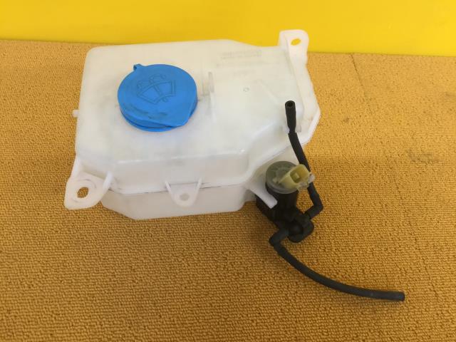 【中古】中古部品 Ｎ－ＶＡＮ JJ2 ｳｫｯｼｬｰﾀﾝｸ 【3330960100-000052208067300】