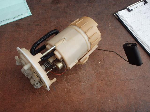【中古】中古部品 ルノー カングー KCK7J フューエルポンプ 【3331010800-001674201820600】