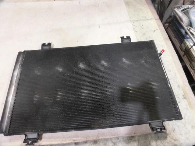 【中古】中古部品 クラウンマジェスタ URS206 ｺﾝﾃﾞﾝｻｰ 【3330810100-001456183460600】