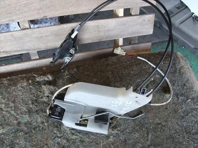 【中古】中古部品 コンフォート YXS11 左ﾌﾛﾝﾄﾄﾞｱﾛｯｸｿﾚﾉｲﾄﾞ 【3340140100-001398920764560】