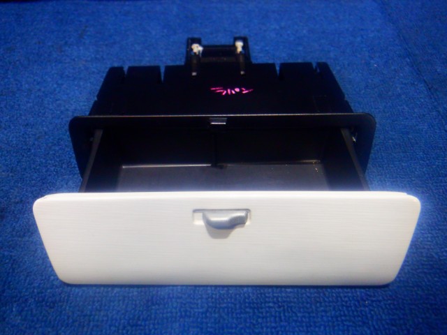 【中古】中古部品 ラパン HE21S ｸﾞﾛｰﾌﾞBOX 【3340140100-000025007770210】