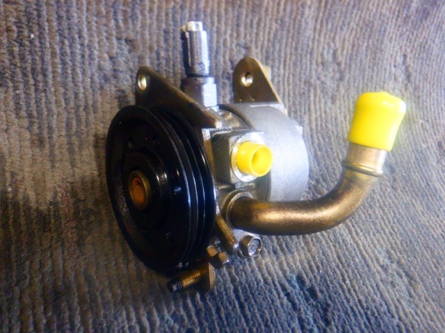 【中古】中古部品 ミラ L250S ﾊﾟﾜｽﾃﾍﾞｰﾝﾎﾟﾝﾌﾟ 【3340140100-000024301843300】