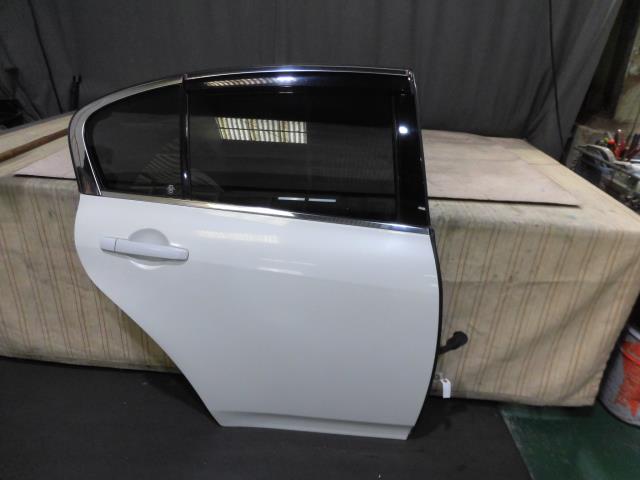 【中古】中古部品 スカイライン V36 右ﾘｱﾄﾞｱ 【3330810100-001597231713300】