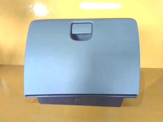 【中古】中古部品 ミニキャブ DS17V ｸﾞﾛｰﾌﾞBOX 【3340220100-000224049770210】