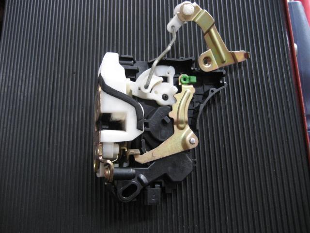 【中古】中古部品 コルト Z25A 左ﾌﾛﾝﾄﾄﾞｱﾛｯｸｿﾚﾉｲﾄﾞ 【3340240100-000123002164560】