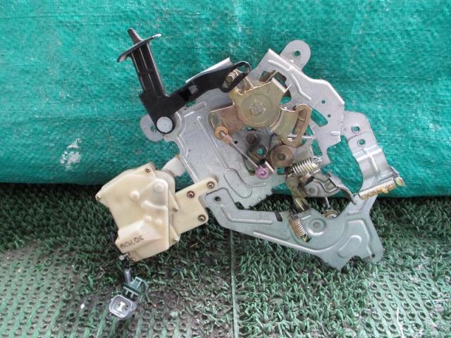 【中古】中古部品 モビリオスパイク GK1 左ﾘｱﾄﾞｱﾛｯｸｿﾚﾉｲﾄﾞ 【3500080000-221001000164581】 6,103円