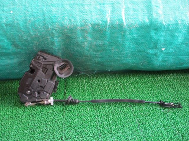 【中古】中古部品 VW ゴルフ 1KCAX 左ﾘｱﾄﾞｱﾛｯｸｿﾚﾉｲﾄﾞ 【3500080000-221228000264580】