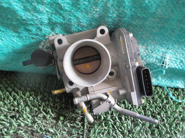 【中古】中古部品 フィット GE6 ｽﾛｯﾄﾙﾎﾞﾃﾞｨ 【3500080000-221125000520300】