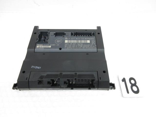 【中古】中古部品 ベンツ Sクラス 221171 ｼｰﾄｺﾝﾋﾟｭｰﾀｰ 【3500170000-221020502464200】