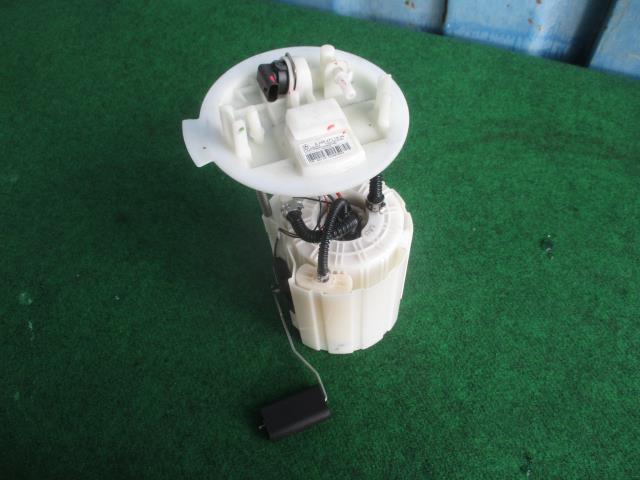 【中古】中古部品 ベンツ CLAクラス 117342 ﾌｭｰｴﾙﾎﾟﾝﾌﾟ 【3540020100-000006023320600】