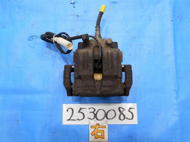 【中古】中古部品 BMW X1 VL18 右ﾘｱｷｬﾘﾊﾟｰ 【3310040100-000253008544430】