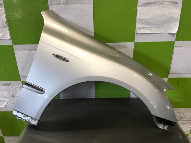 【中古】中古部品 クラウン GRS182 右ﾌﾛﾝﾄﾌｪﾝﾀﾞｰ 【3330530100-000005380810600】